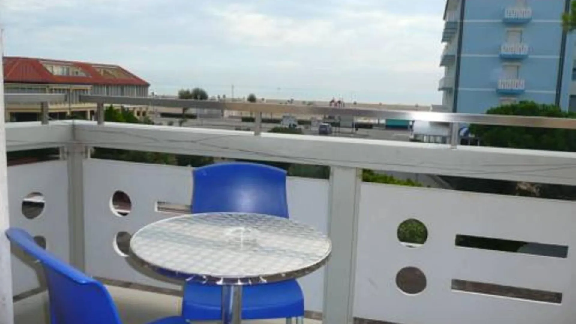 Appartamento Renovated Flat For 5 Guests With Sea View Balcony In Caorle